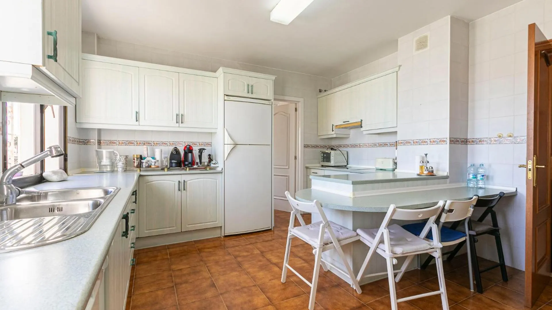 Stylish And Spacious 3 Bedroom Apartment Marbella