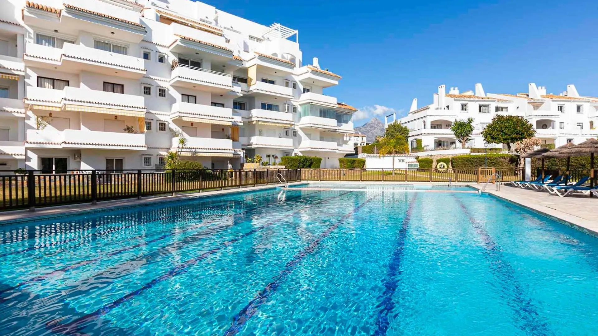 Stylish And Spacious 3 Bedroom Apartment Marbella 0*,