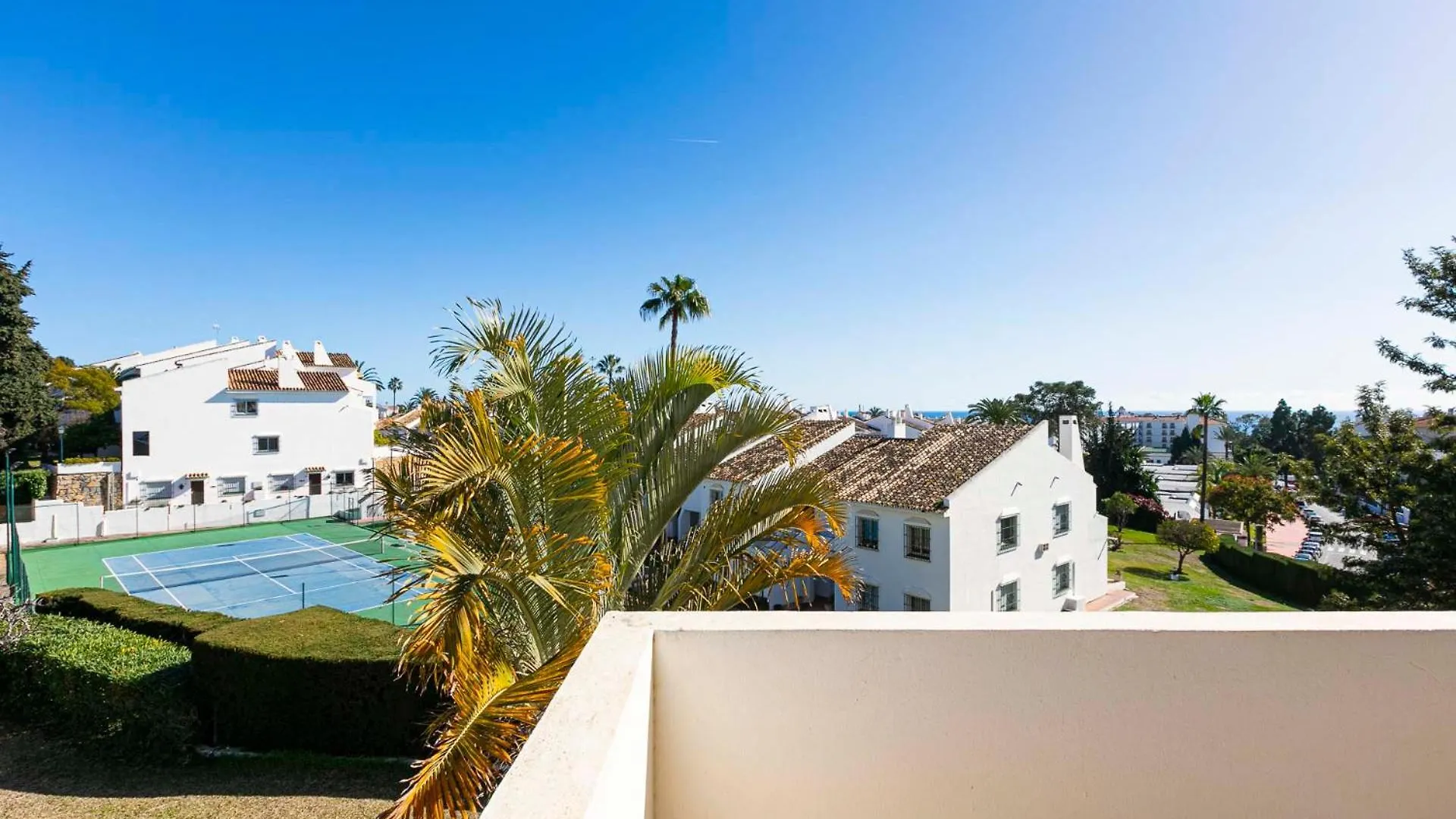 Stylish And Spacious 3 Bedroom Apartment Marbella