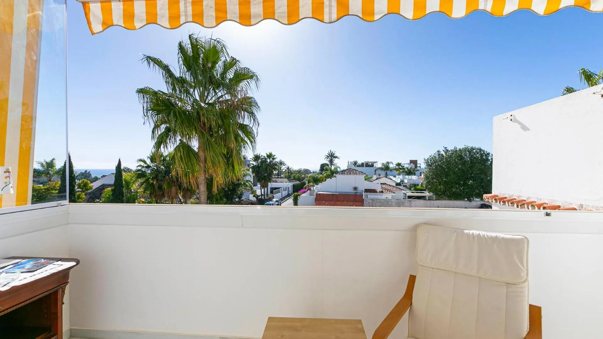 Stylish And Spacious 3 Bedroom Apartment Marbella