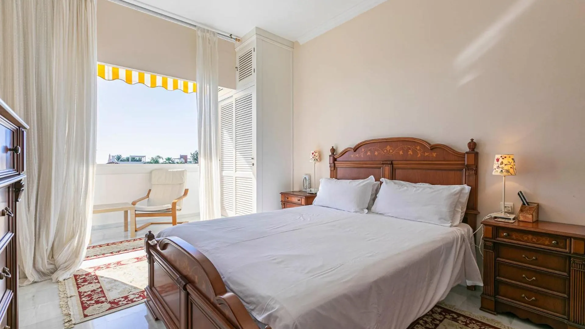 Stylish And Spacious 3 Bedroom Apartment Marbella