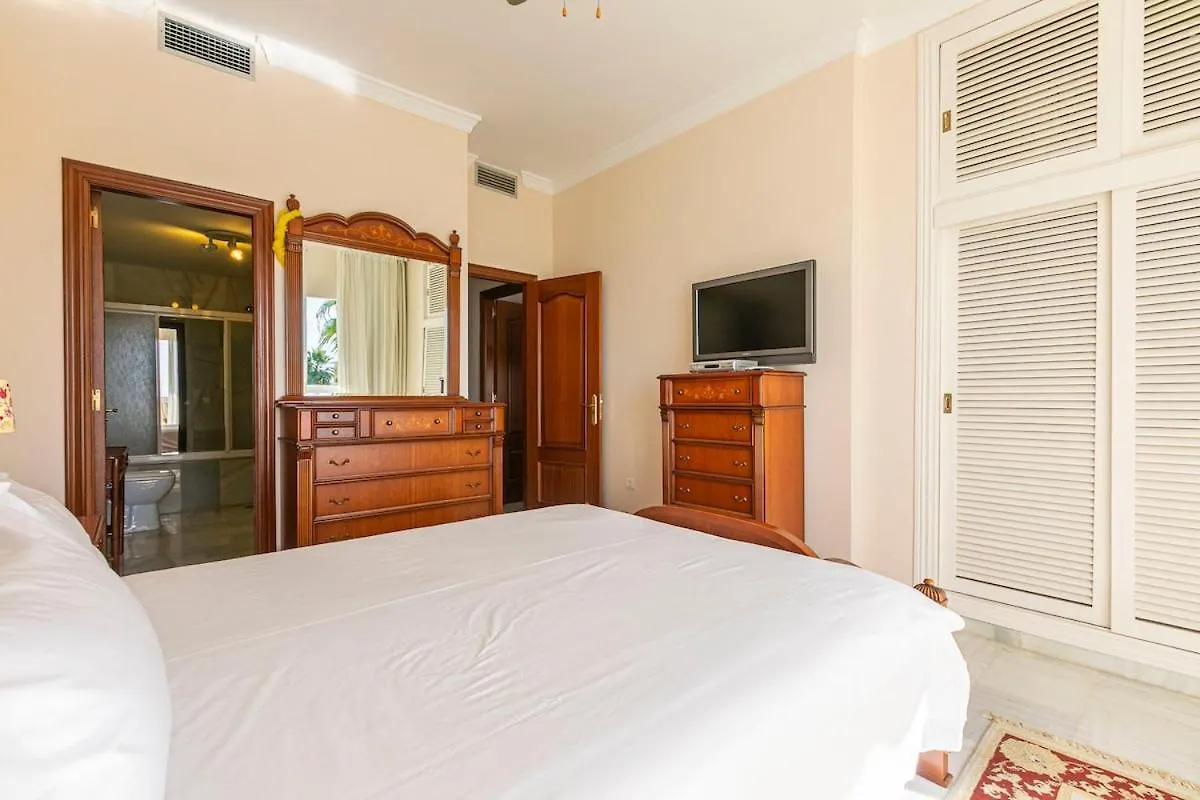 Stylish And Spacious 3 Bedroom Apartment Marbella Spain