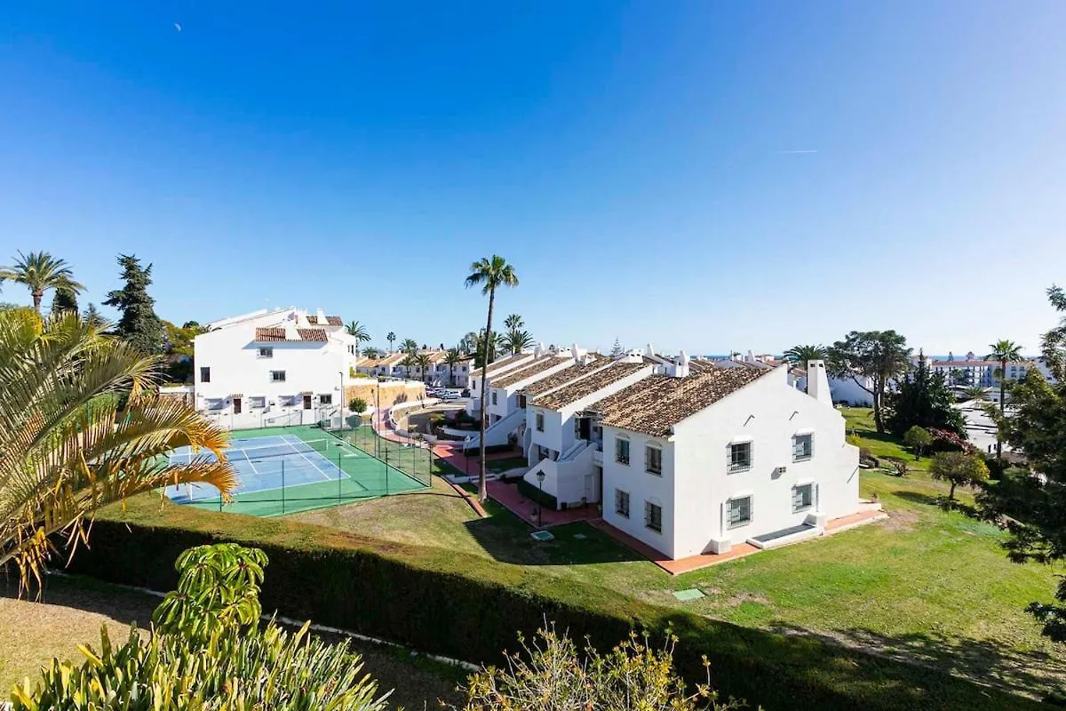 Stylish And Spacious 3 Bedroom Apartment Marbella