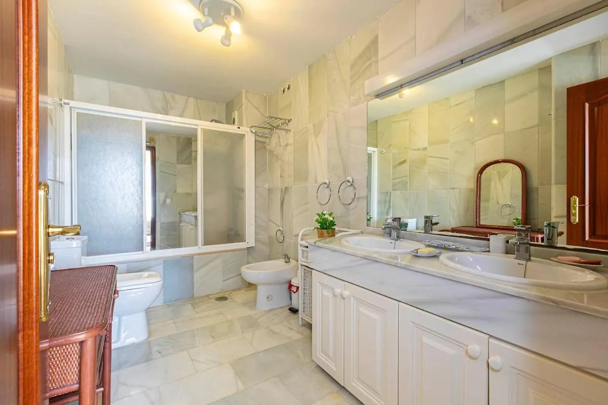 Stylish And Spacious 3 Bedroom Apartment Marbella