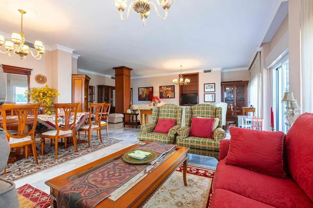 Stylish And Spacious 3 Bedroom Apartment Marbella